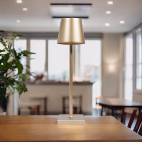 Lampe de table rechargeable or Gloria
