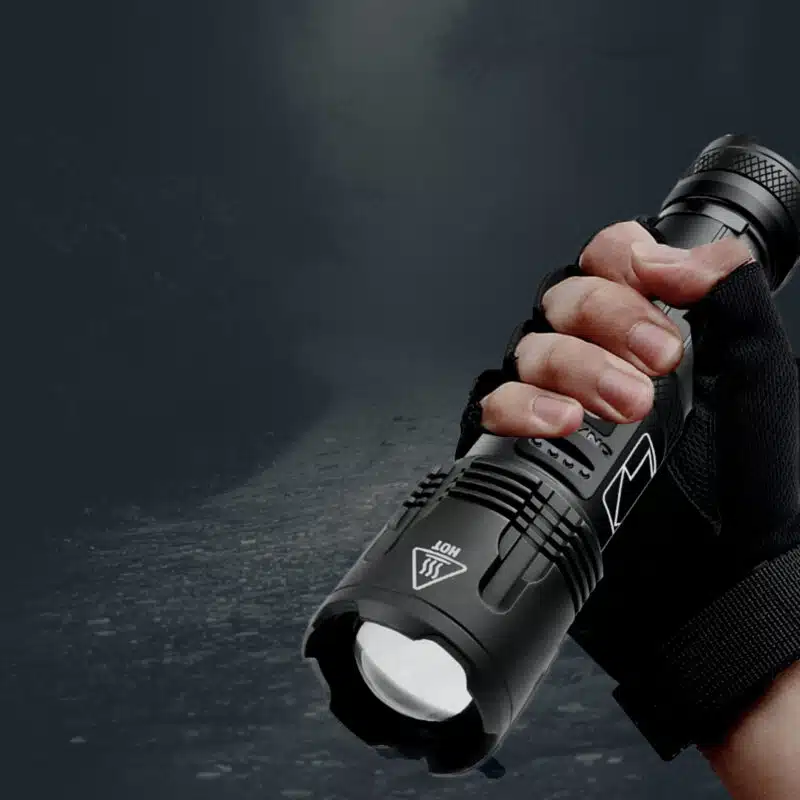 Lampe tactique Attack en condition