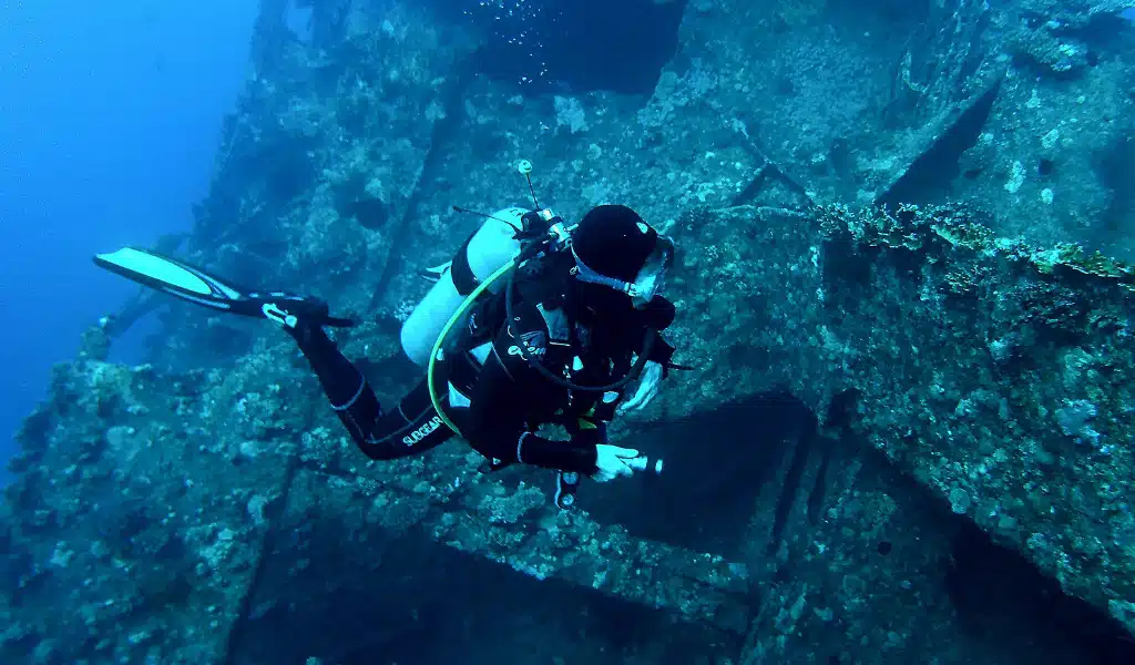 Exploration sous-marine d'une épave