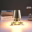Lampe sans fil rechargeable statue GoldenBoy tranquille