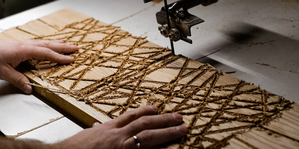 Travail de précision avec une faible luminosité naturelle