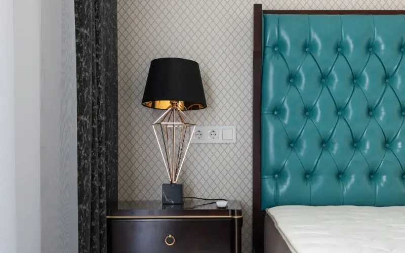 Nettoyer lampe de chevet doré