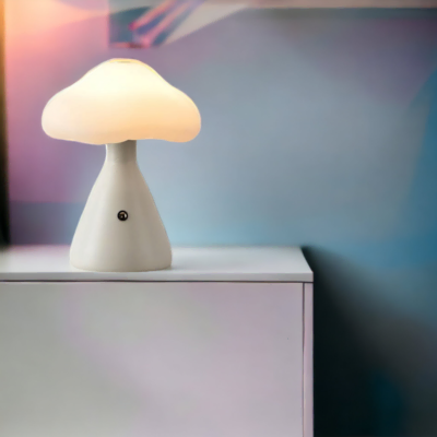 Lampe Champi-cloud sur une étagère