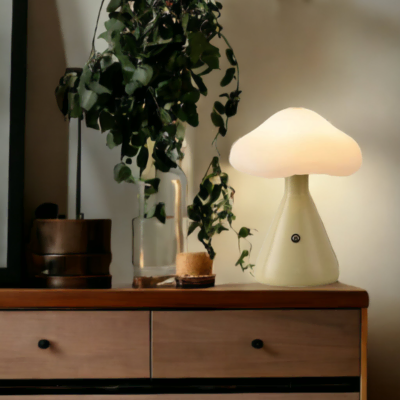 Lumière Champi-cloud sur une commode