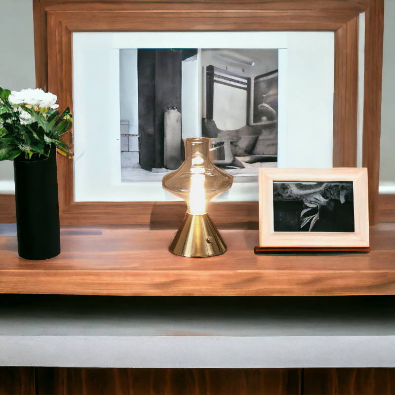 Lampe de table rechargeable vintage métalisée Keros