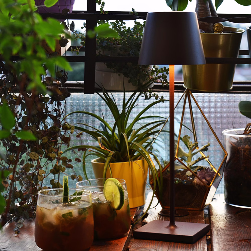 Lampe-de-table-LED-noire-Gloria-1.webp Lampe de table LED noire Gloria – Image 1