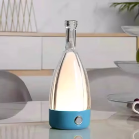Lampe de table transparente bleue Bottle