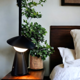 Lampe rechargeable USB design noire Hanoïa