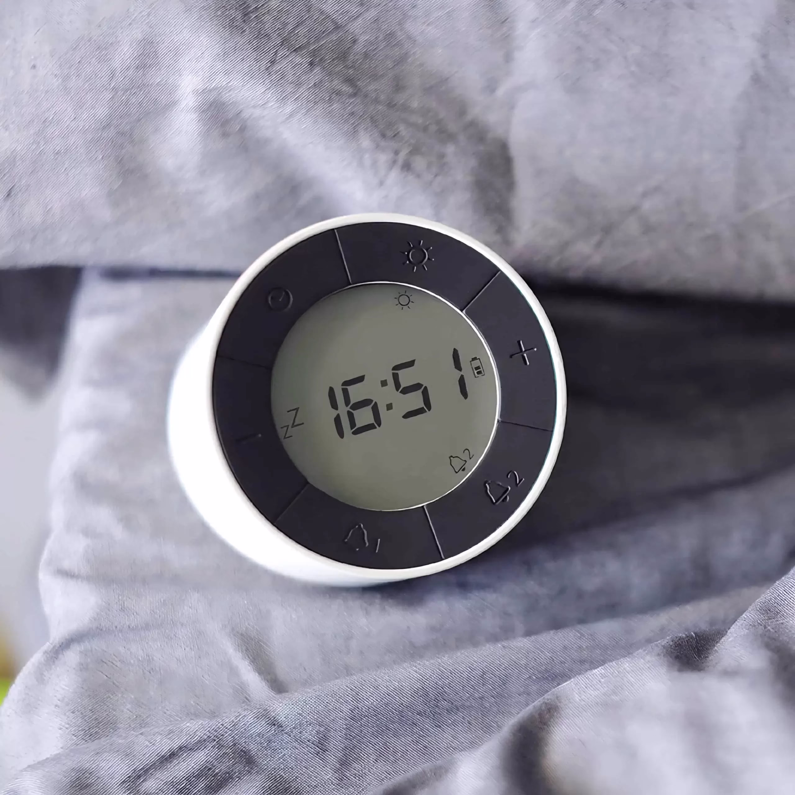 Veilleuse_rechargeable_horloge_blanche_Halfcylind-1-scaled-1-1.webp Veilleuse rechargeable horloge blanche Halfcylind – Image 1