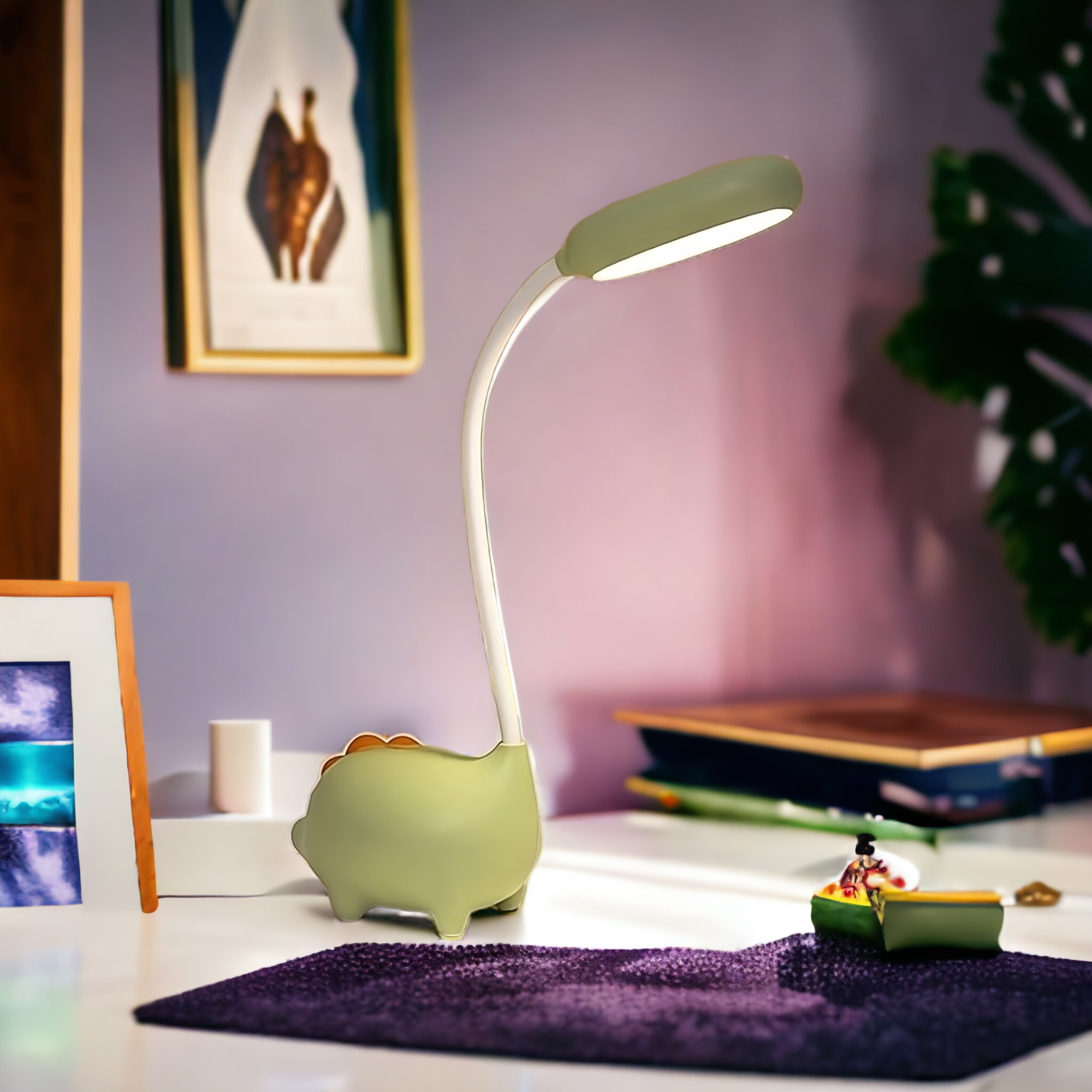 verte-PhotoRoom-PhotoRoom.webp Lampe de bureau enfant verte Diplodoc – Image 1