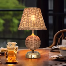 Lampe sans fil en rotin table écologique TB08